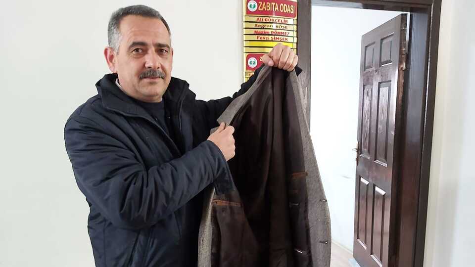 Deprem yardımı ceketten 10 bin TL çıktı