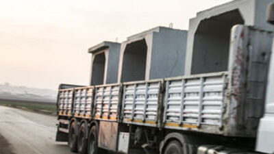 Suriye sınırına beton mevzi sevk edildi