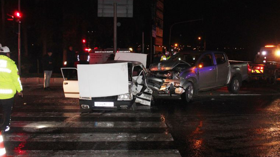 Mersin'de korkunç kaza: 1 ölü, 7 yaralı
