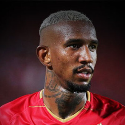 Koronavirüs futbolu da vurdu