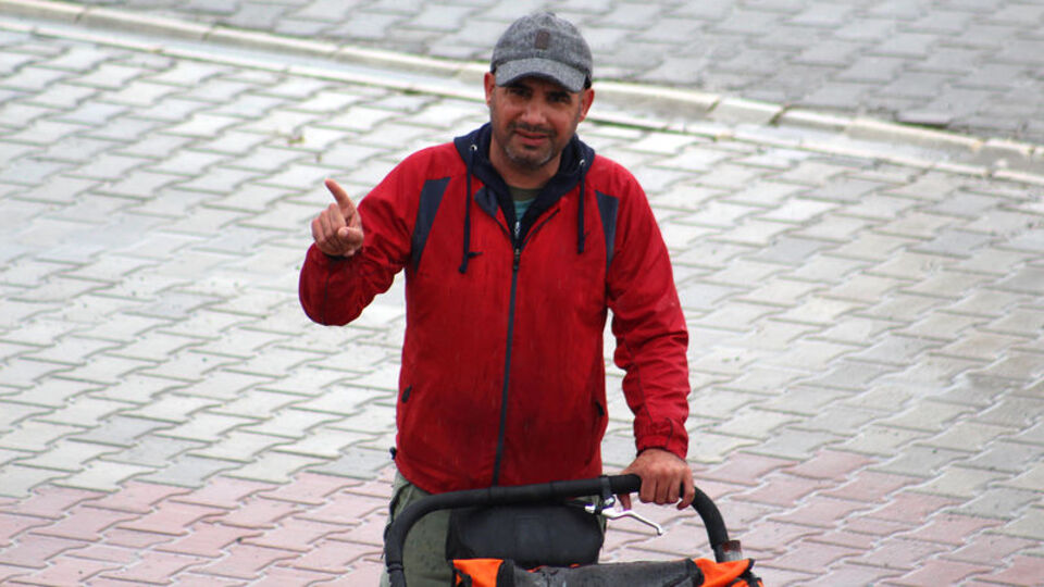 İngiltere'den Mekke'ye yürüyor