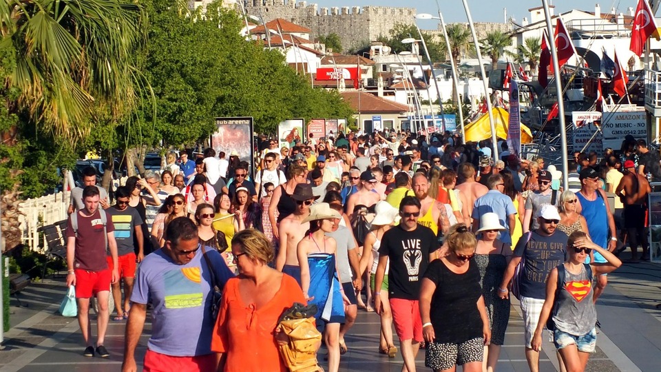 Turizm gelirleri yüzde 17 arttı