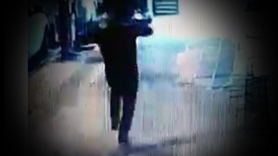 O an! Birazdan olacaklardan habersiz yürüyordu...