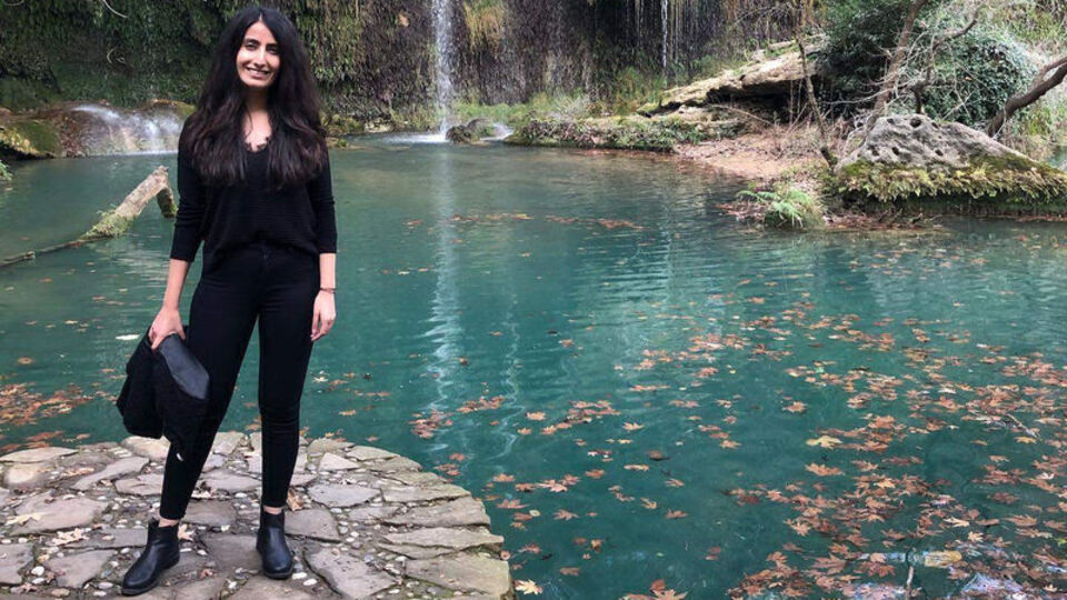 Yolun karşısına geçecekti!