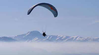 Yamaç paraşütü pilotlarından virüse karşı önlem!
