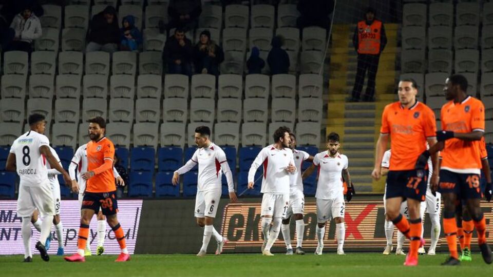 Kalesini gole kapatamıyor!