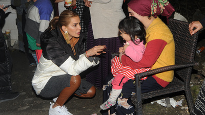 Sokakta yaşayanlara moral oldular