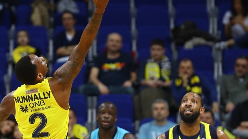 Fenerbahçe Beko farklı kazandı