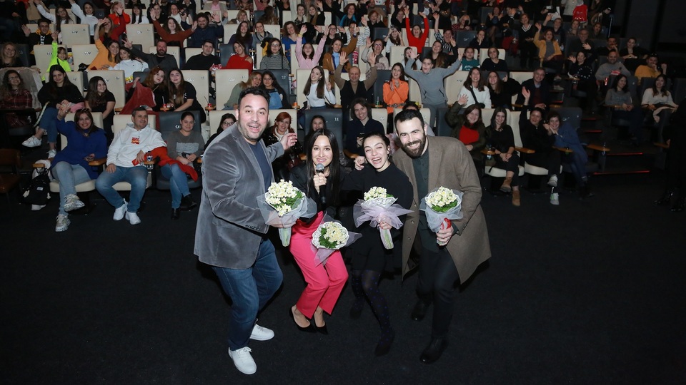 Aileleriyle izlediler