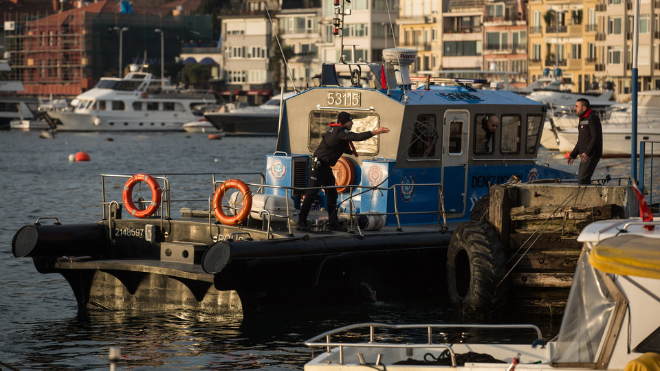 Denizde ceset ihbarı polisi harekete geçirdi!