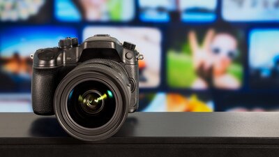 Fotoğrafın fişini çektiler!