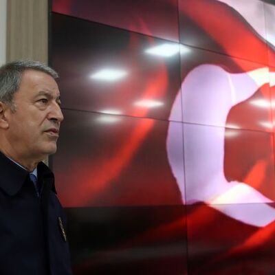 Bakan Akar ve komuta kademesi sınırda!