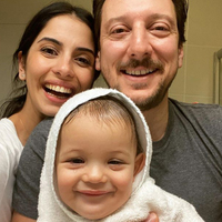 Hepileri ailesinden mutlu aile pozu