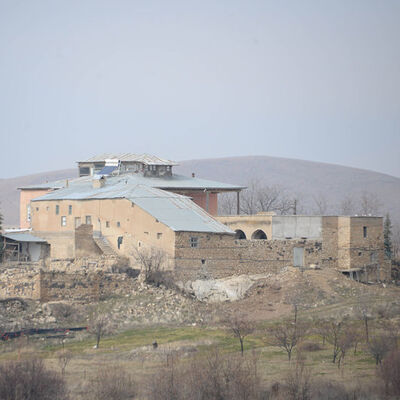 Elazığ'da 93 bina yıkıldı! Bu konak 700 yıldır ayakta!