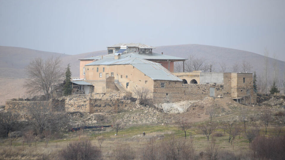 Elazığ'da 93 bina yıkıldı! Bu konak 700 yıldır ayakta!