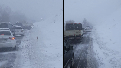 Ağrı'da çığ düştü, sürücüler mahsur