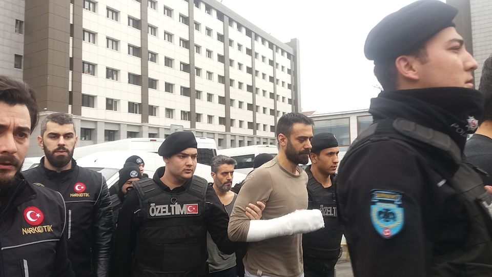 Ünlü oyuncu ve kardeşine hapis cezası!