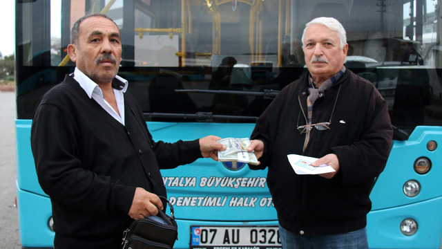 18 bin doları sahibine teslim etti