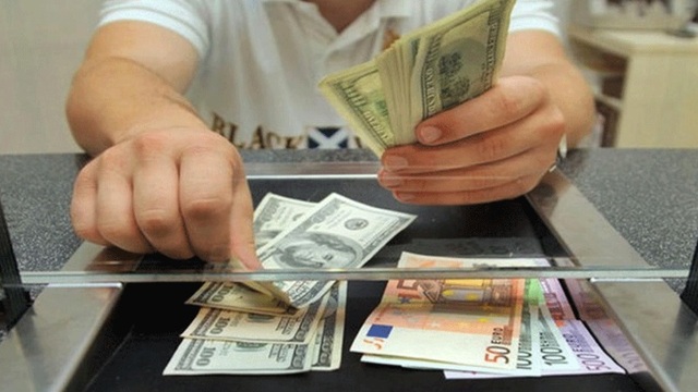 Finansal kesim dışı firmaların net döviz açığı azaldı