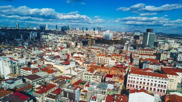 Yeni inşaat işleri, siparişleri yükseldi