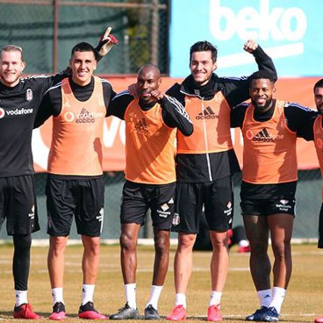 Lens takımla çalıştı