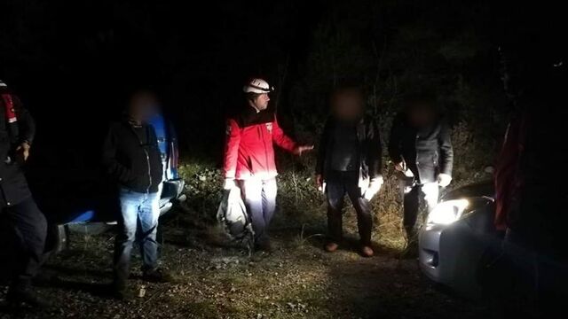 İzmir'de dağda kaybolan 3 kişi kurtarıldı