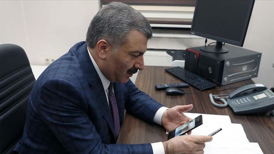 Bakan Koca karantina altındakilerle görüştü!