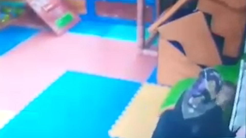 Kreşte öğretmen dehşeti!