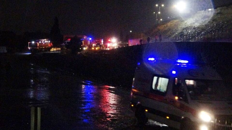 Sabiha Gökçen'deki kazaya giden polisler kaza yaptı