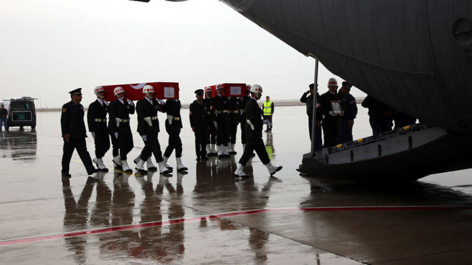 İdlib şehitleri memleketlerine uğurlandı