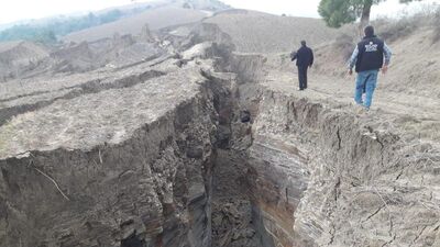 Adana'da korkutan heyelan!