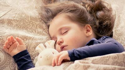 Uyurken sürekli üstünü açan çocuklarla ilgili uyarı