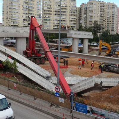 40 ton! Korku dolu anlar! Bir anda devrildi!