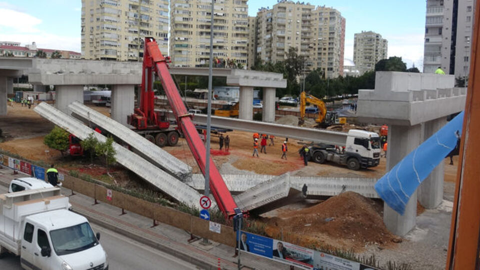 40 ton! Korku dolu anlar! Bir anda devrildi!