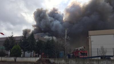 Manisa'da plastik oyuncak fabrikasında yangın