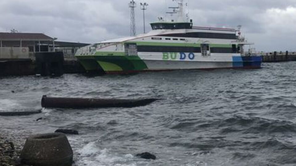 Marmara'da deniz ulaşımına fırtına engeli
