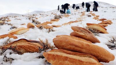 'Kaza bela def olsun' diye 2001 ekmek!