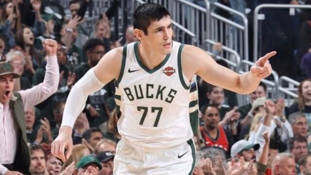 Ersan'lı Bucks, Furkan'lı 76ers'ı yendi