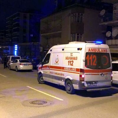 Annesine silah çeken babasını öldürdü!