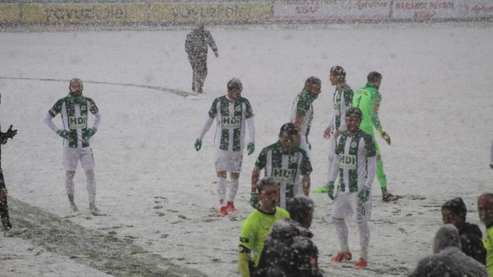 1. Lig'de maç yarıda kaldı!