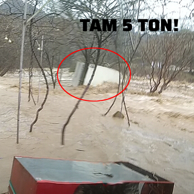 5 tonluk konteyner ev sel sularına kapıldı