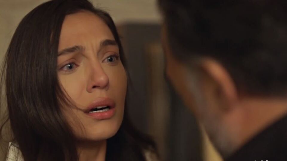 Zümrüt, Abbas'ı bıçakladı!