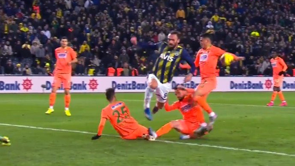 Fenerbahçe'de penaltı isyanı!