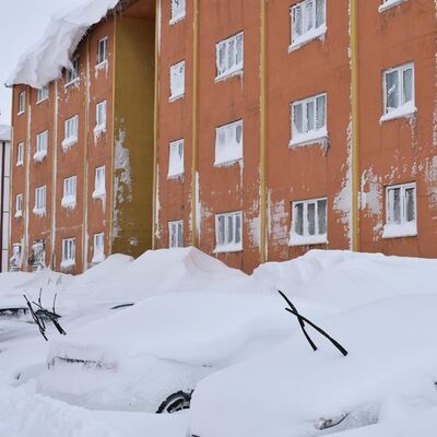 Bitlis'te kar 2 metreye ulaştı!