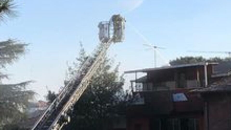 Kadıköy'de korkutan yangın!