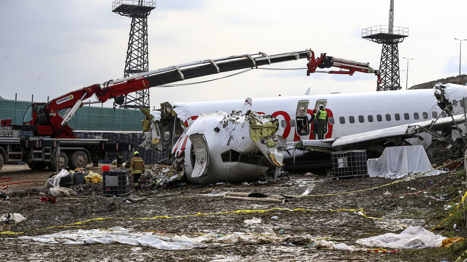 Hava trafik kontrolörü: Bu uçağın da pas geçeceğini düşündük