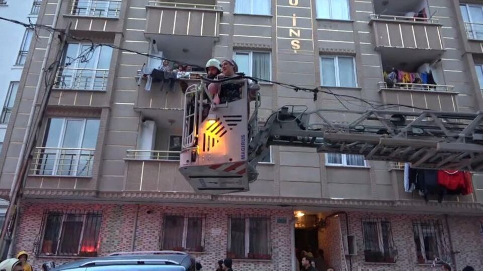 Esenyurt'ta 5 katlı binada can pazarı!