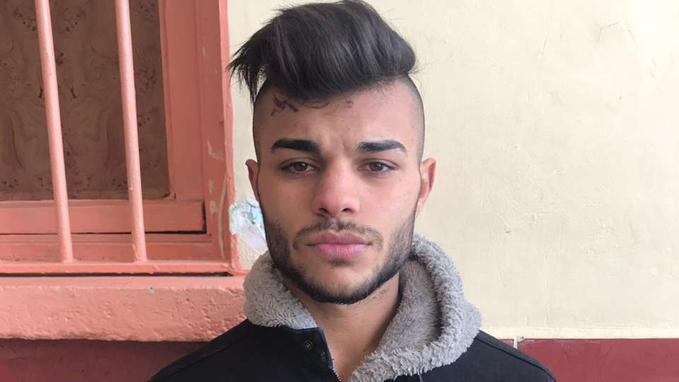 Eşini darbetti! Polise saldırdı!