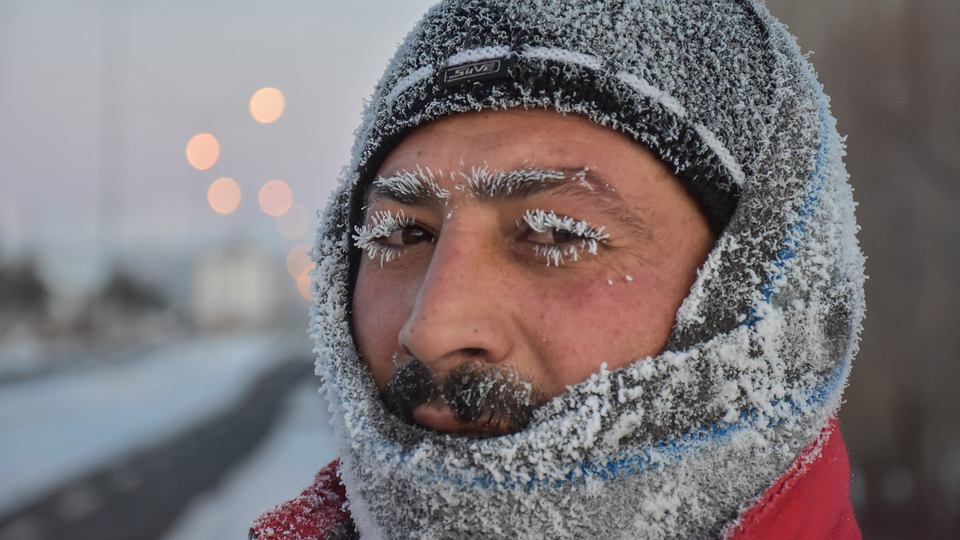 Kirpik donduran soğuk!