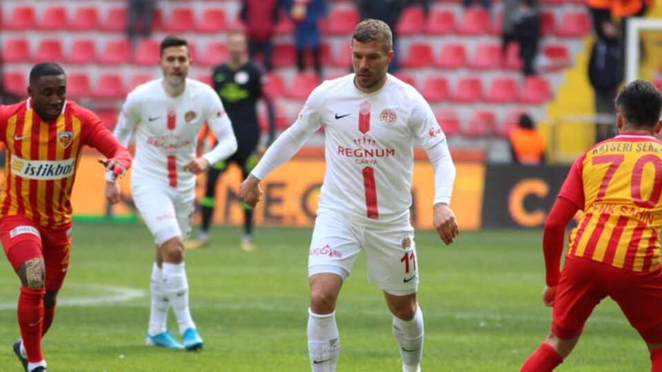 Podolski, kupada riske edilmeyecek